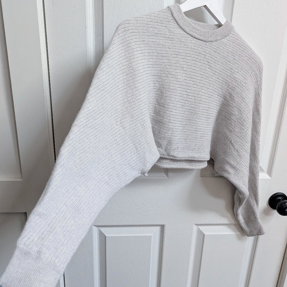 Aritzia Wilfred Free Lolan Sweater - Picture 5 of 7